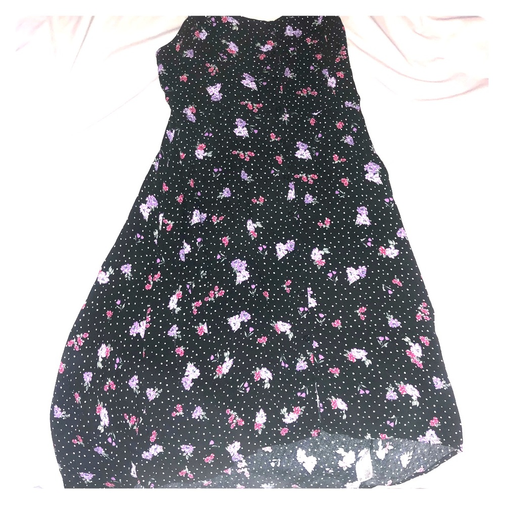 Cute button-down high-low dress in dark floral!